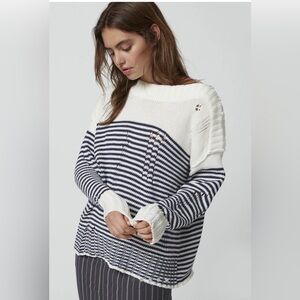 Urban Outfitters Distressed Striped Navy and White Women's Sweater - Small